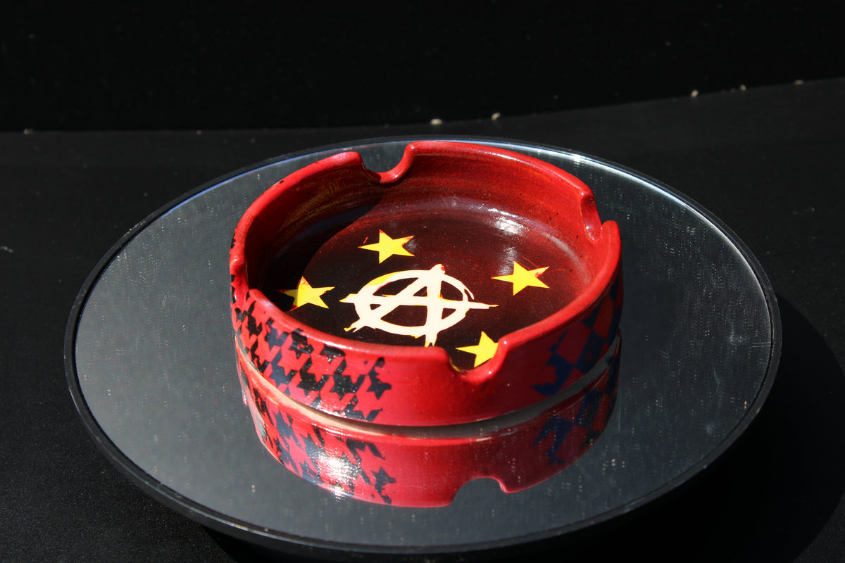 Gold Star Ash Tray 2